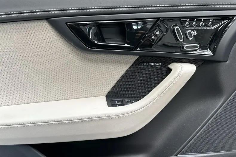 Jaguar F-Type din 2024 cu 3.000 km - oferta JAG118790 - foto 17