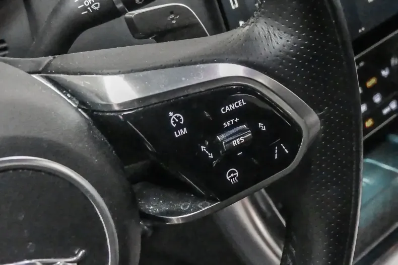 Jaguar XF din 2023 cu 70.226 km - oferta JAG118794 - foto 14