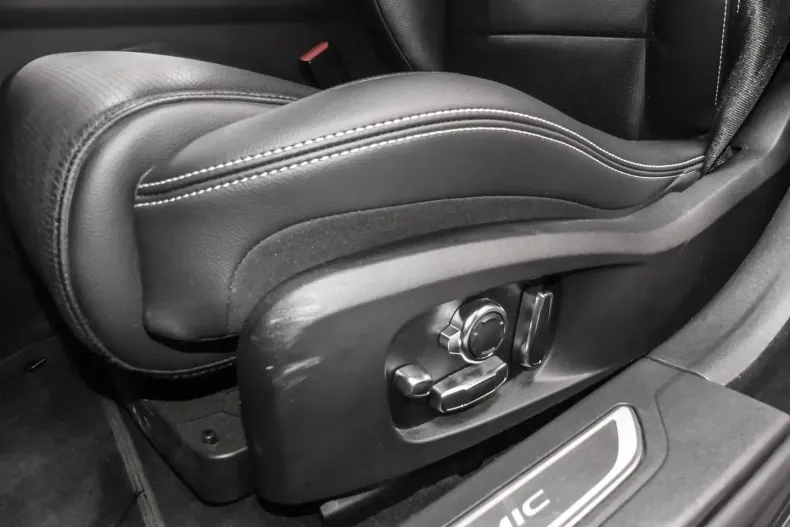 Jaguar XF din 2023 cu 70.226 km - oferta JAG118794 - foto 15