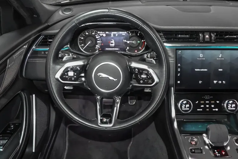 Jaguar XF din 2023 cu 70.226 km - oferta JAG118794 - foto 18