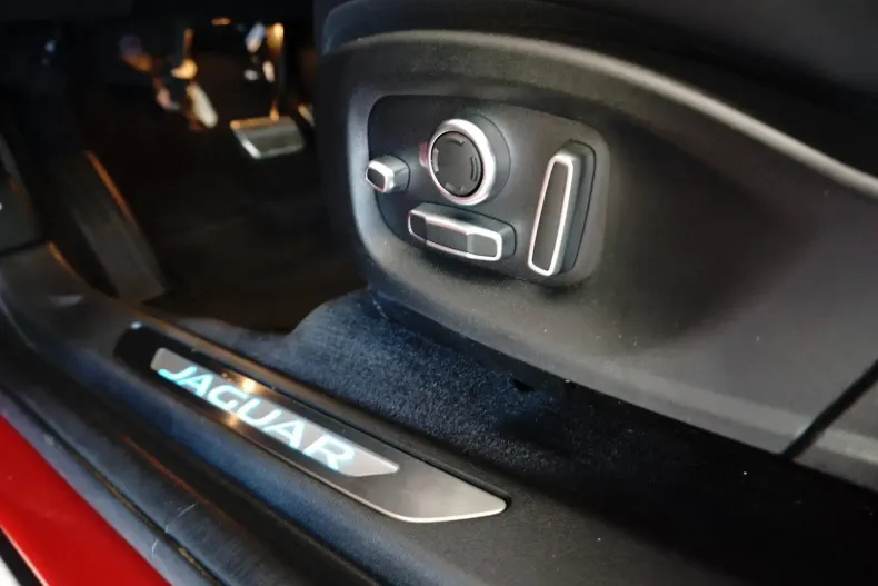 Jaguar E-Pace din 2021 cu 36.000 km - oferta JAG118800 - foto 10