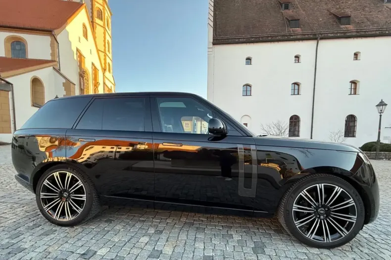 Land Rover Range Rover din 2023 cu 9.940 km - oferta LAN118805 - foto 2