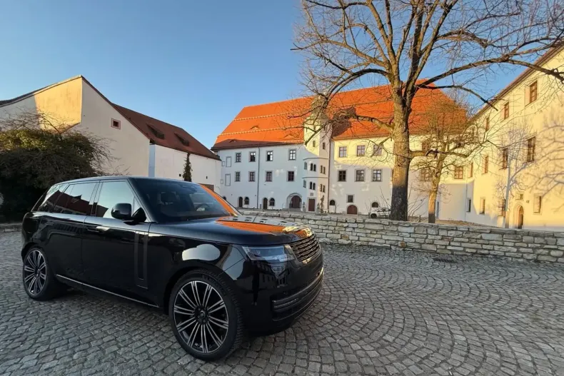 Land Rover Range Rover din 2023 cu 9.940 km - oferta LAN118805 - foto 3