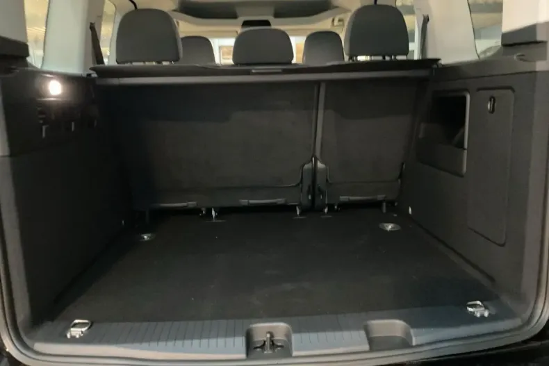 Ford Tourneo Connect din 2024 cu 2.850 km - oferta FOR118838 - foto 12