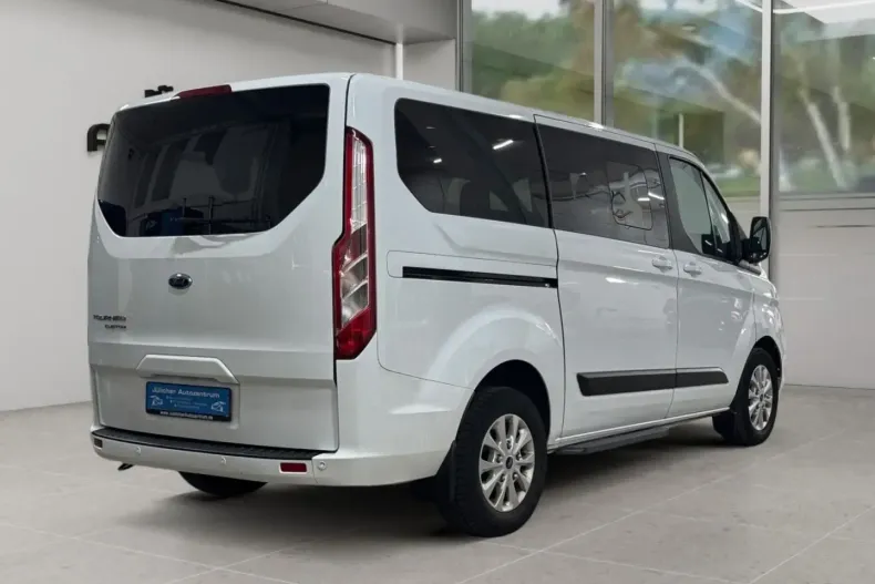 Ford Tourneo Custom din 2024 cu 82.152 km - oferta FOR118840 - foto 3