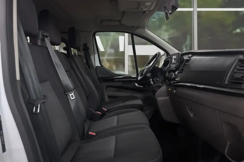 Ford Tourneo Custom din 2024 cu 82.152 km - oferta FOR118840 - foto 7