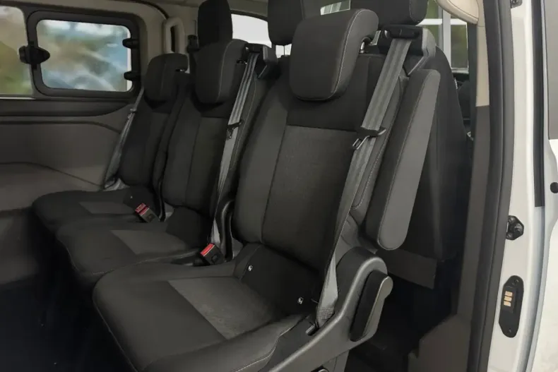 Ford Tourneo Custom din 2024 cu 82.152 km - oferta FOR118840 - foto 8