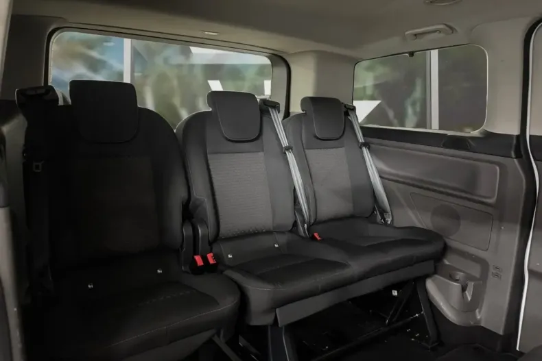 Ford Tourneo Custom din 2024 cu 82.152 km - oferta FOR118840 - foto 9