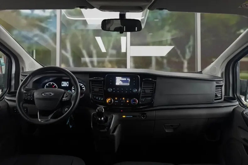 Ford Tourneo Custom din 2024 cu 82.152 km - oferta FOR118840 - foto 10