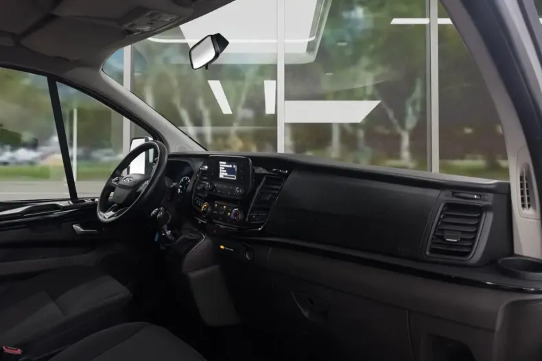 Ford Tourneo Custom din 2024 cu 82.152 km - oferta FOR118840 - foto 12