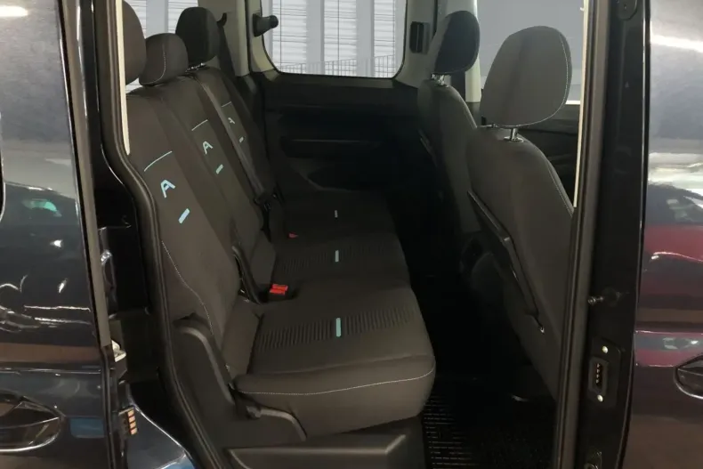 Ford Tourneo din 2024 cu 13.138 km - oferta FOR118841 - foto 6