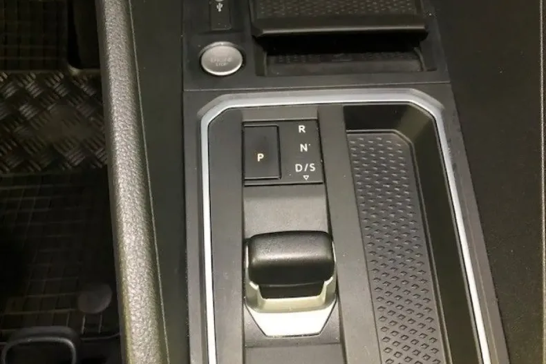 Ford Tourneo din 2024 cu 13.138 km - oferta FOR118841 - foto 13