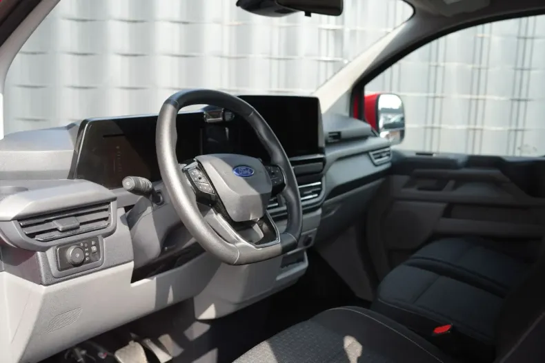 Ford Tourneo Custom din 2024 cu 26.283 km - oferta FOR118842 - foto 17