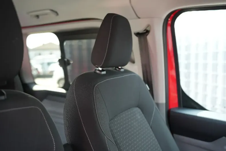 Ford Tourneo Custom din 2024 cu 26.283 km - oferta FOR118842 - foto 23