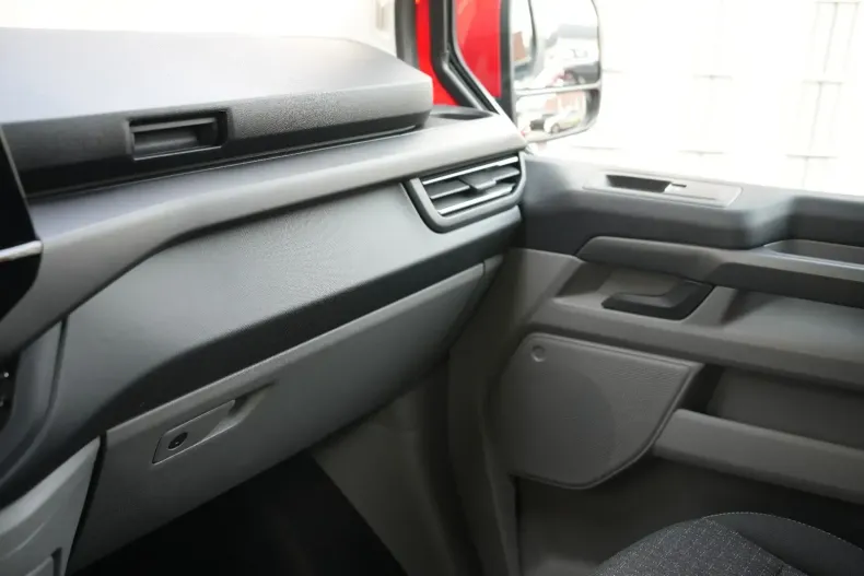 Ford Tourneo Custom din 2024 cu 26.283 km - oferta FOR118842 - foto 38