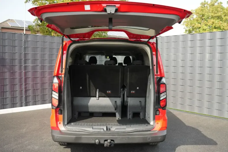 Ford Tourneo Custom din 2024 cu 26.283 km - oferta FOR118842 - foto 40