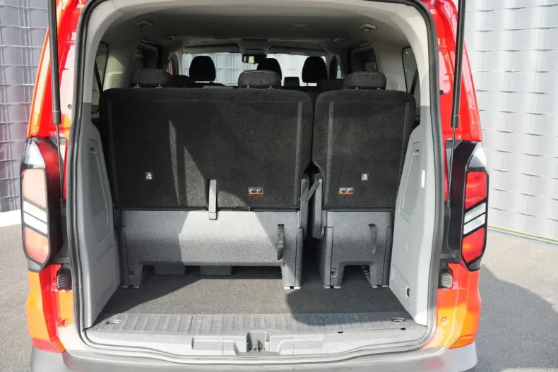 Ford Tourneo Custom din 2024 cu 26.283 km - oferta FOR118842 - foto 41