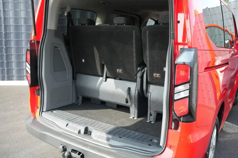 Ford Tourneo Custom din 2024 cu 26.283 km - oferta FOR118842 - foto 42