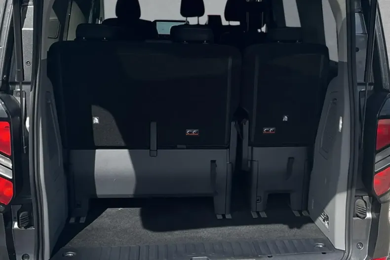 Ford Tourneo Custom din 2024 cu 17.155 km - oferta FOR118844 - foto 6