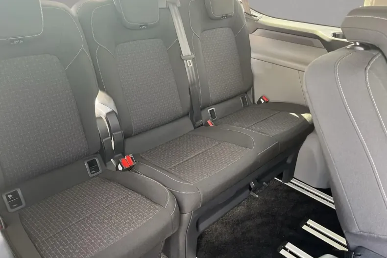 Ford Tourneo Custom din 2024 cu 17.155 km - oferta FOR118844 - foto 10