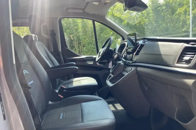 Ford Tourneo Custom din 2023 cu 95.419 km - oferta FOR118845 - foto 6