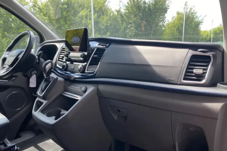 Ford Tourneo Custom din 2023 cu 95.419 km - oferta FOR118845 - foto 8