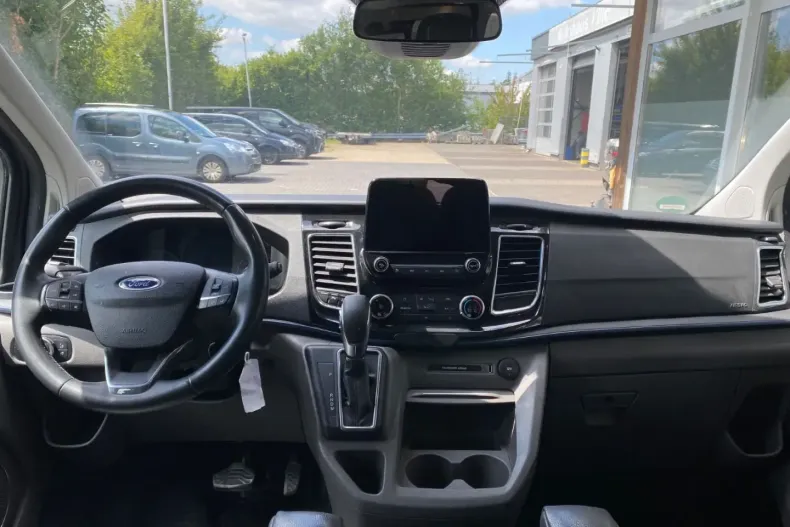 Ford Tourneo Custom din 2023 cu 95.419 km - oferta FOR118845 - foto 9