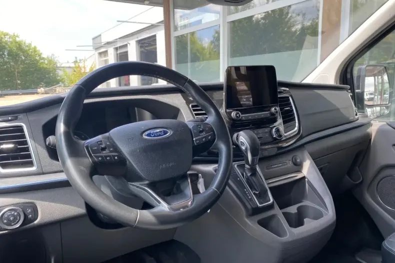 Ford Tourneo Custom din 2023 cu 95.419 km - oferta FOR118845 - foto 10