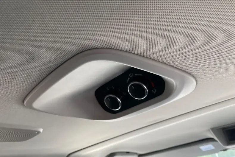 Ford Tourneo Custom din 2023 cu 95.419 km - oferta FOR118845 - foto 16