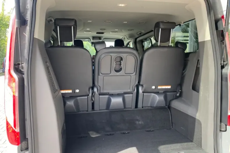 Ford Tourneo Custom din 2023 cu 95.419 km - oferta FOR118845 - foto 17