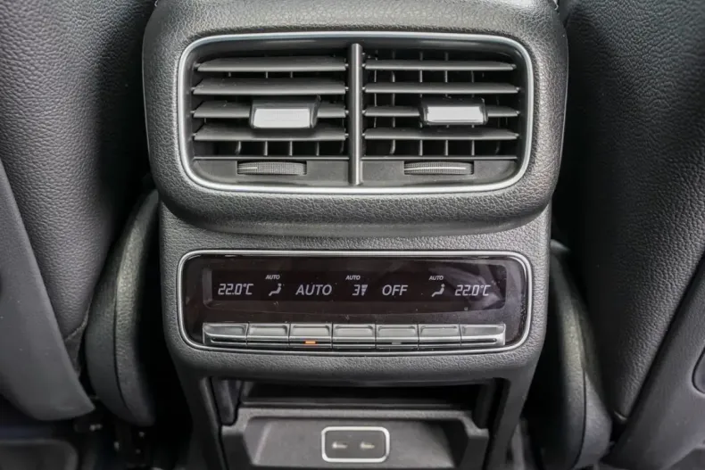 Mercedes-Benz GLE 580 din 2024 cu 11.400 km - oferta MER118848 - foto 17