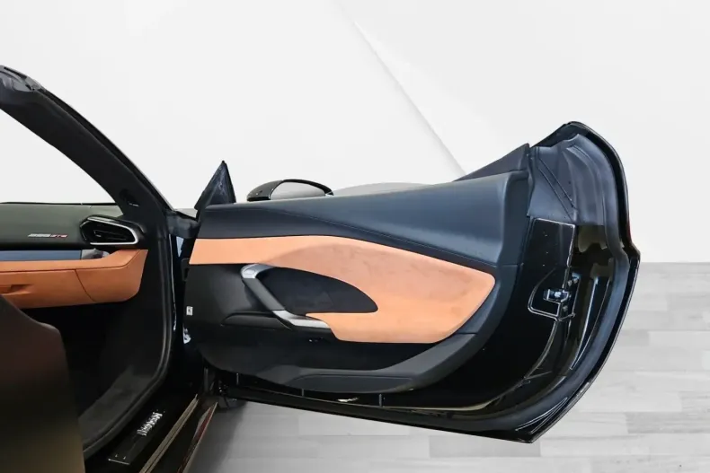 Ferrari 296 GTS din 2024 cu 4.500 km - oferta FER118864 - foto 19