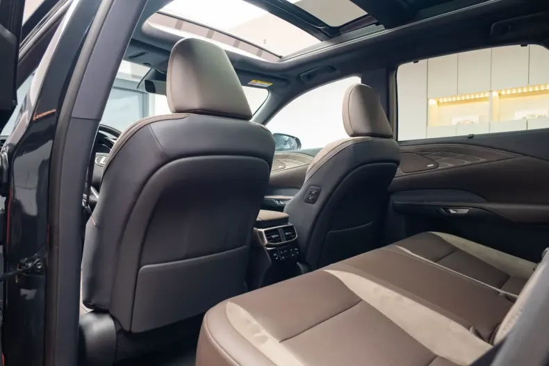 Lexus RX 450 din 2025 cu 8 km - oferta LEX118870 - foto 17