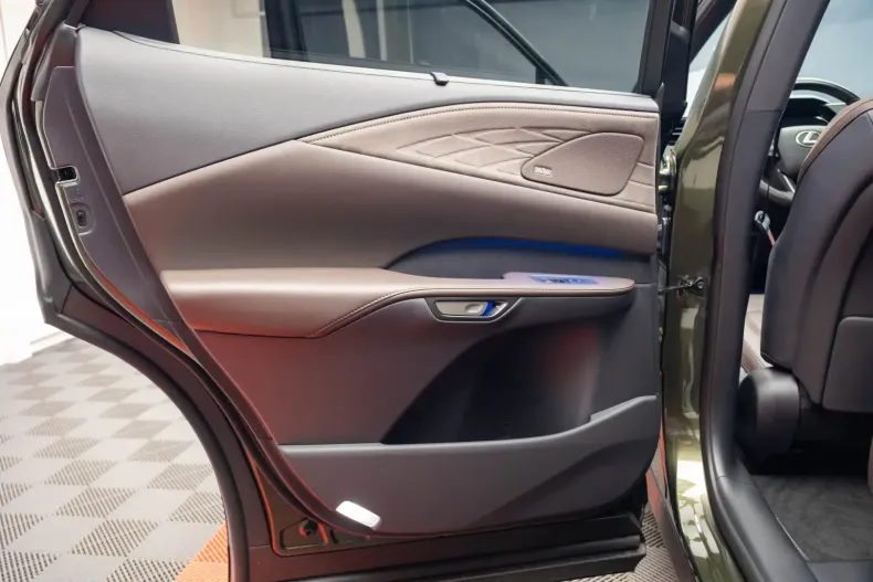 Lexus RX 450 din 2025 cu 8 km - oferta LEX118875 - foto 19