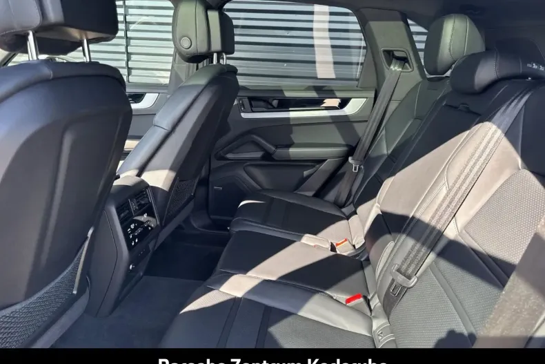 Porsche Cayenne din 2023 cu 15.990 km - oferta POR118876 - foto 18