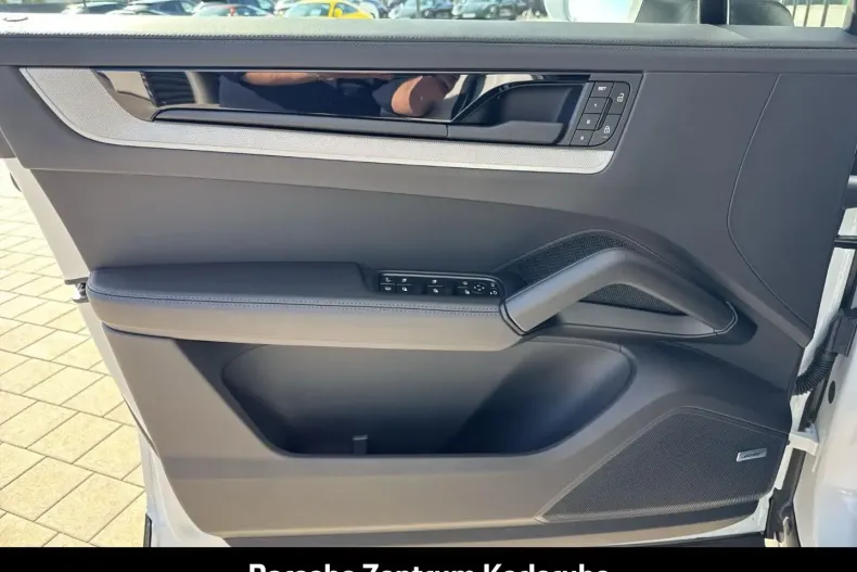 Porsche Cayenne din 2023 cu 15.990 km - oferta POR118876 - foto 19