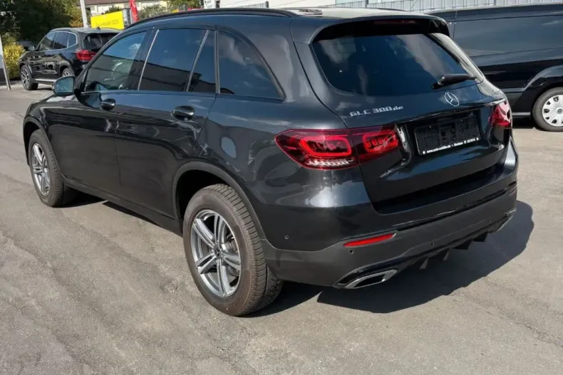 Mercedes-Benz GLC 300 din 2022 cu 44.400 km - oferta MER118881 - foto 3