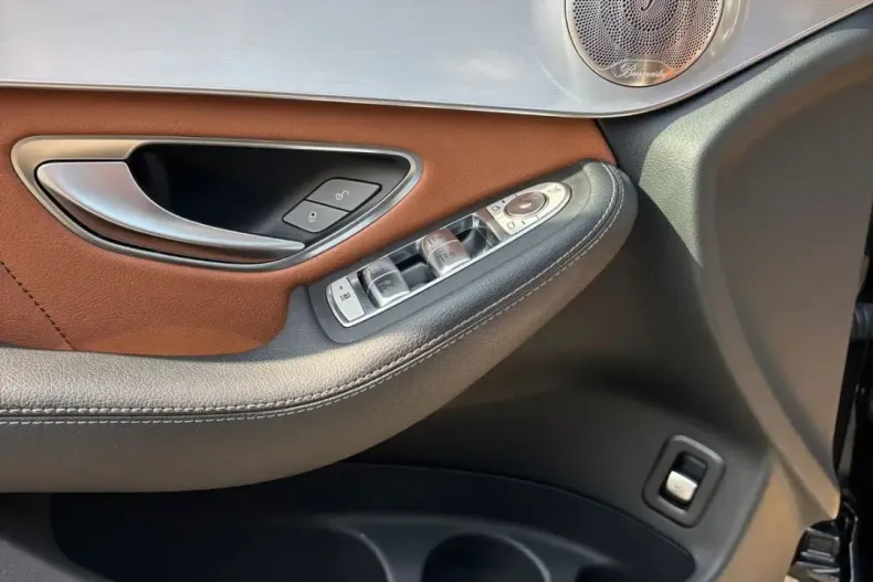 Mercedes-Benz GLC 300 din 2022 cu 44.400 km - oferta MER118881 - foto 11