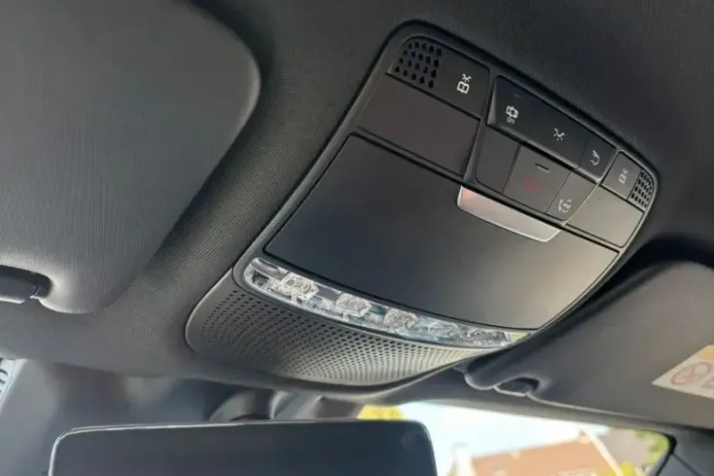 Mercedes-Benz GLC 300 din 2022 cu 44.400 km - oferta MER118881 - foto 28