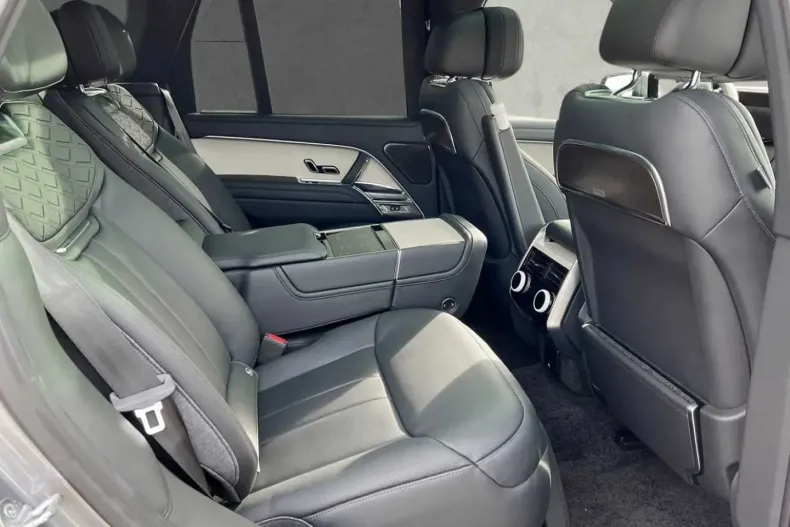 Land Rover Range Rover din 2024 cu 1.550 km - oferta LAN118896 - foto 5