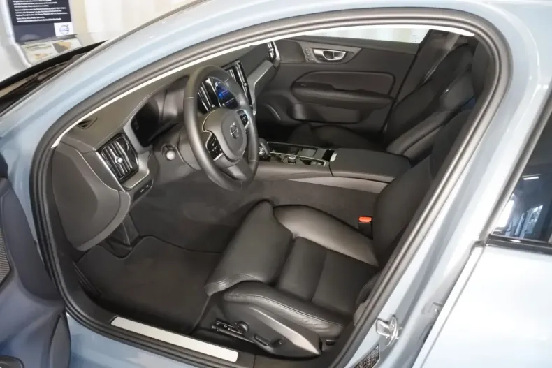 Volvo S60 din 2024 cu 11.900 km - oferta VOL118902 - foto 8