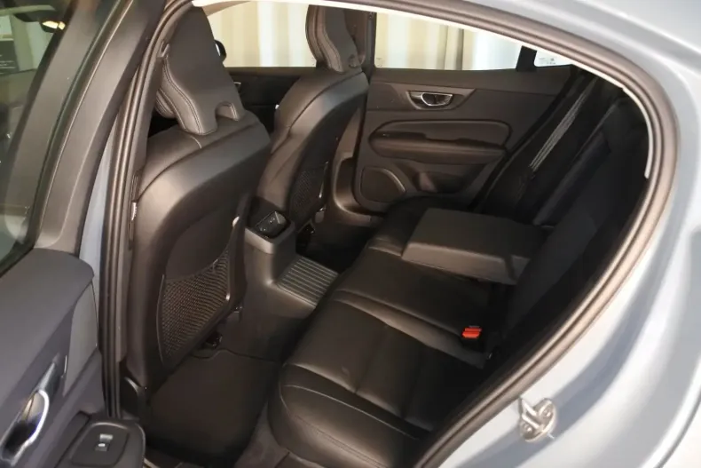 Volvo S60 din 2024 cu 11.900 km - oferta VOL118902 - foto 10