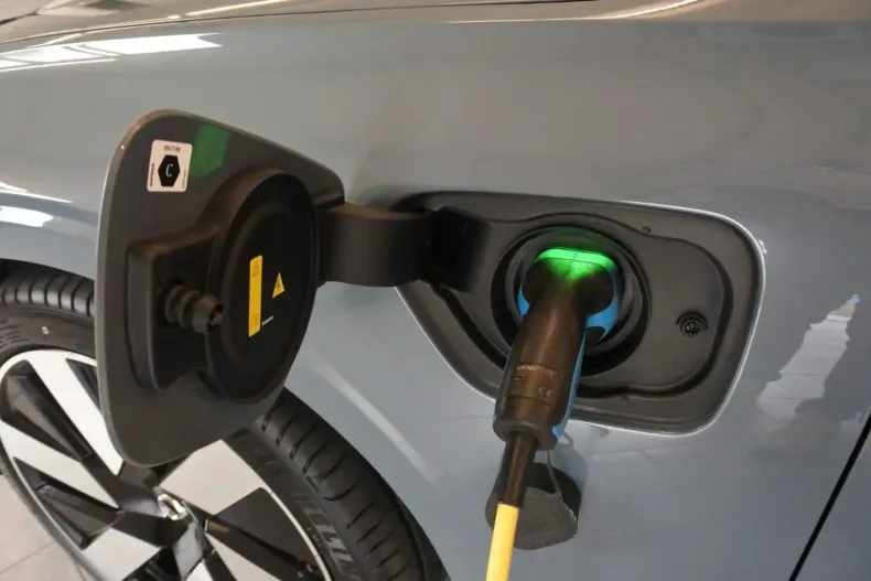 Volvo S60 din 2024 cu 11.900 km - oferta VOL118902 - foto 24