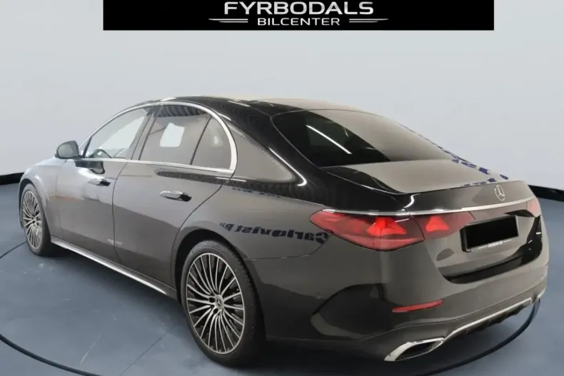 Mercedes-Benz E 220 din 2023 cu 7.400 km - oferta MER118914 - foto 4