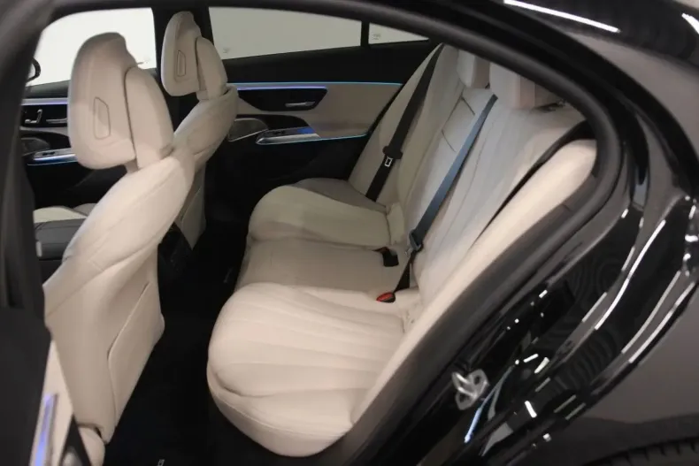 Mercedes-Benz E 220 din 2023 cu 7.400 km - oferta MER118914 - foto 11