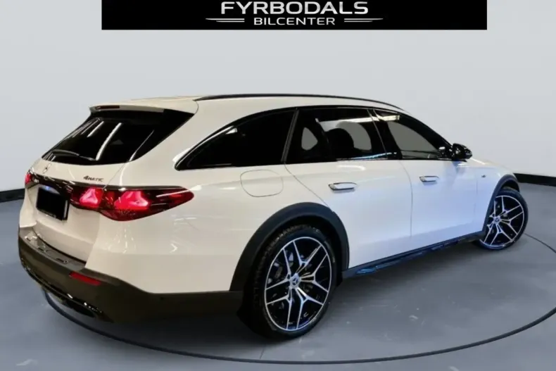 Mercedes-Benz E 300 din 2024 cu 8.500 km - oferta MER118915 - foto 2