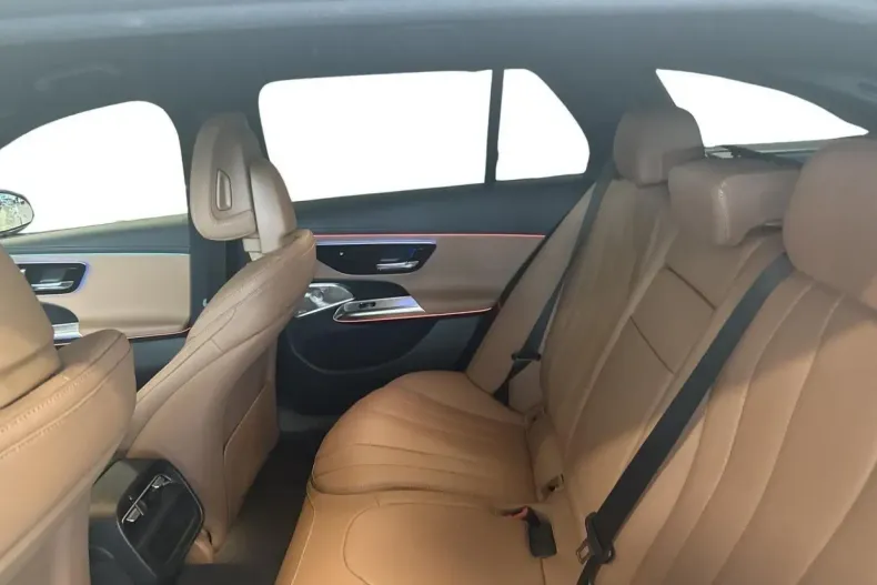 Mercedes-Benz E 300 din 2024 cu 8.500 km - oferta MER118915 - foto 19