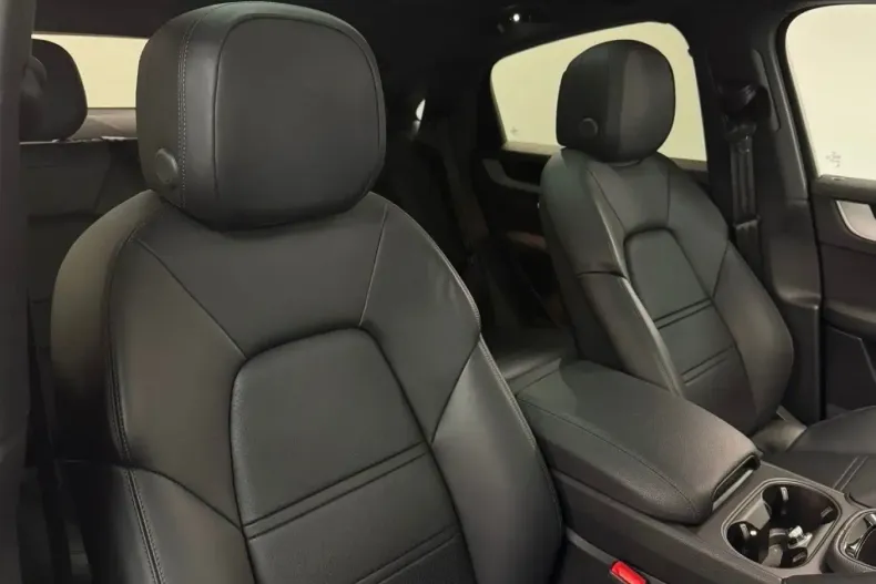 Porsche Cayenne din 2024 cu 8.400 km - oferta POR118921 - foto 13