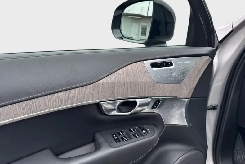 Volvo XC90 din 2023 cu 38.800 km - oferta VOL118935 - foto 23