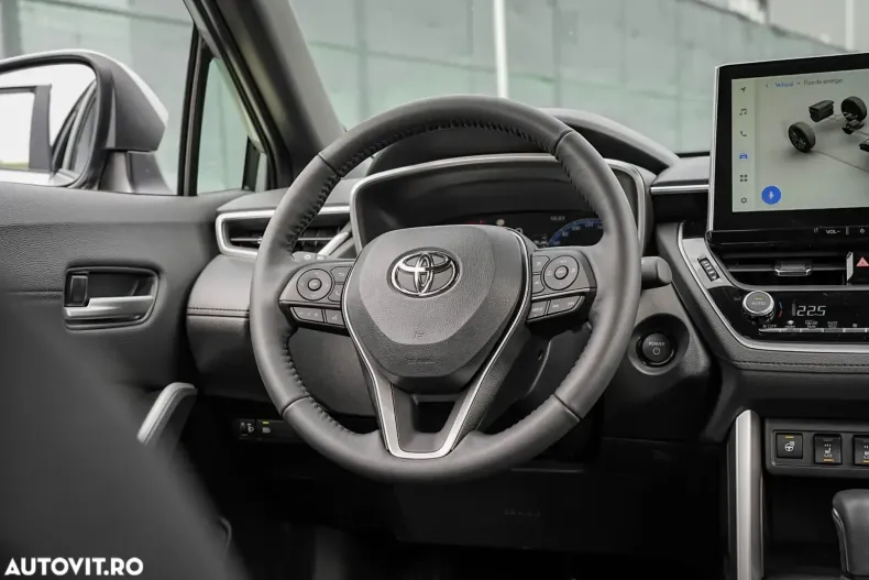 Toyota Corolla Cross din 2025 cu 15.000 km - oferta TOY118950 - foto 9
